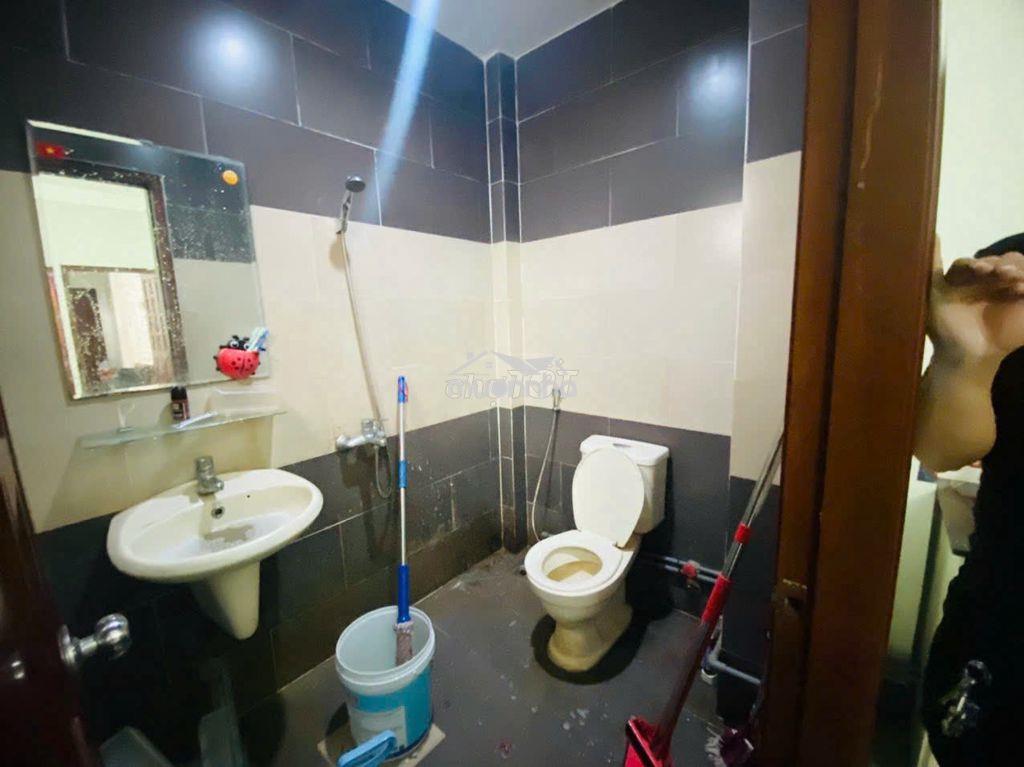 Phòng 5tr cửa sổ trời hẻm 196 tô hiến thành p15 quận 10. - Ảnh 4