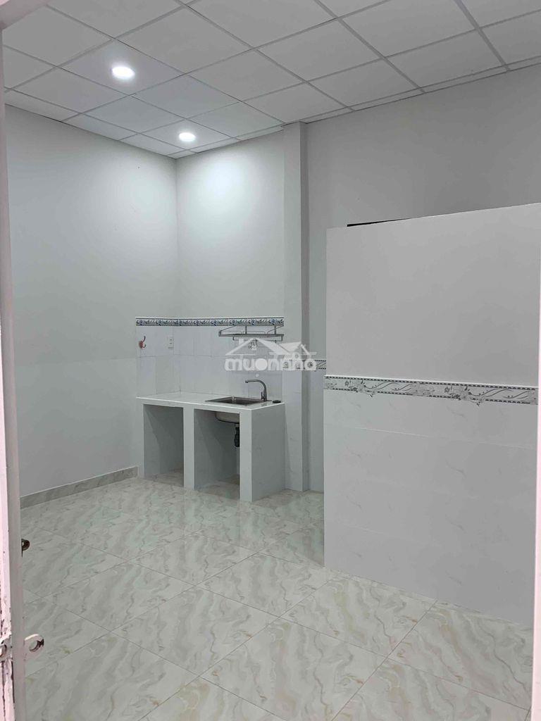 Phòng tự quản - giờ giấc tự do: 4 x 4,7  trang bị 01 máy lạnh. - 2