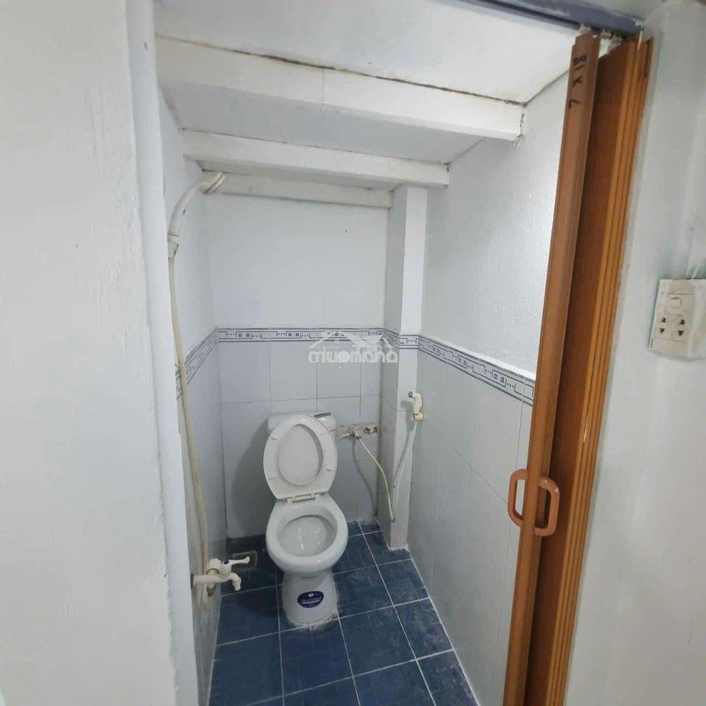 Phòng trọ rẻ thoáng mát giá binh dân gần chợ phạm văn bạch tân bình - Ảnh 3