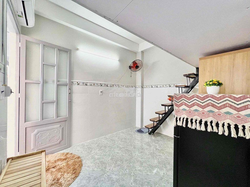 Phòng duplex thang máy ngay đường hoa phượng giao phan xích long - Ảnh 2