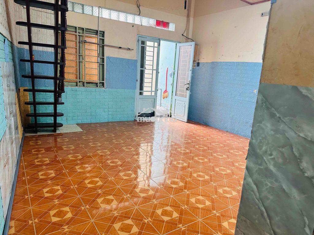Bán nhà giá rẻ quận 4 diện tích lớn - 2