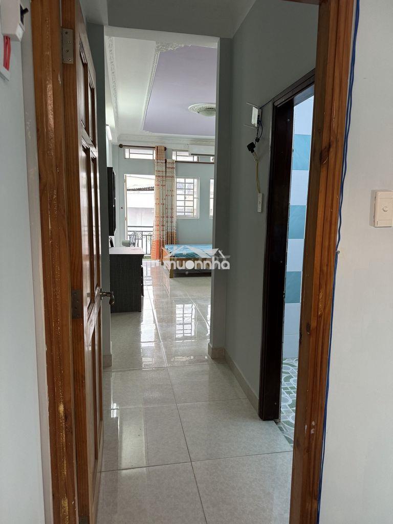 Phòng ngay cầu băng ky (nơ trang long), full nội thất, có ban công lớn - 2