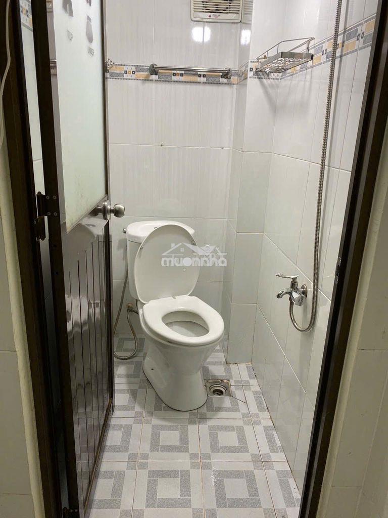 Phòng trống thoáng ngay cầu chữ y, q8, 12m2, 2.4tr - Ảnh 3