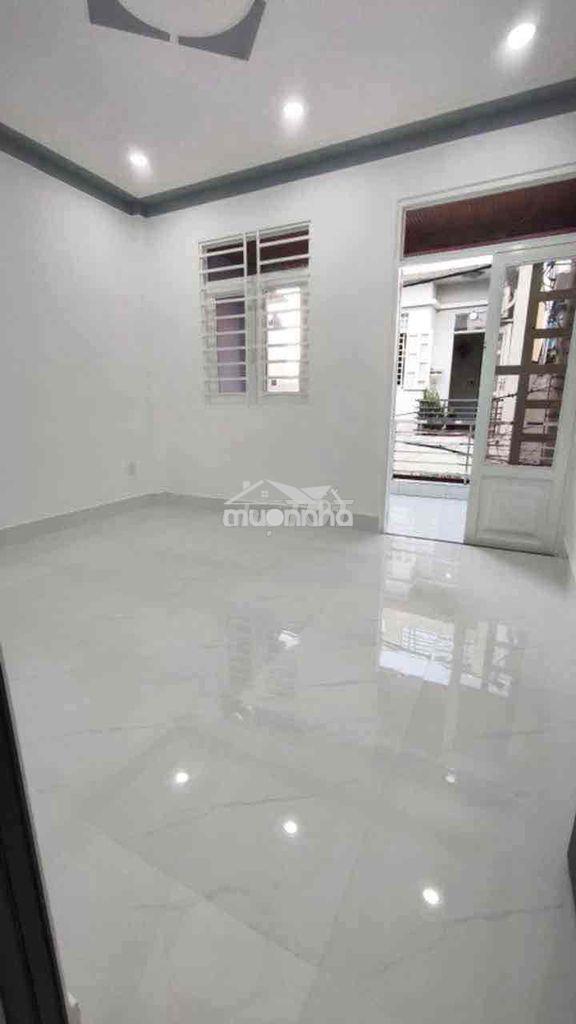 Nhỉnh 3 tỷ - hxh tránh - 2 tầng - 4pn -100m2 -phan văn hớn hôc môn - 4
