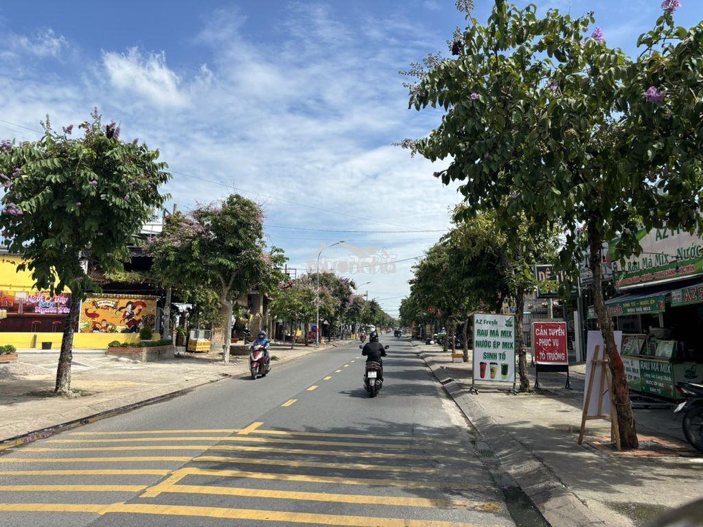 Nhà 2 tầng song hành, ngang 5.5x19m ngay bò tơ út ngân. giá 5.39 tỷ - 2
