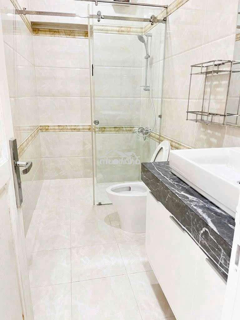 Cho thuê tòa nhà gần ngay siêu thị aeonmall dt 10*20m thang máy - 3
