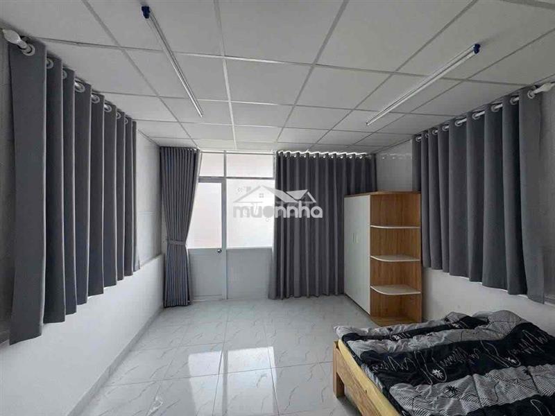 Phòng ban công trung tâm quận 7 giá rẻ
