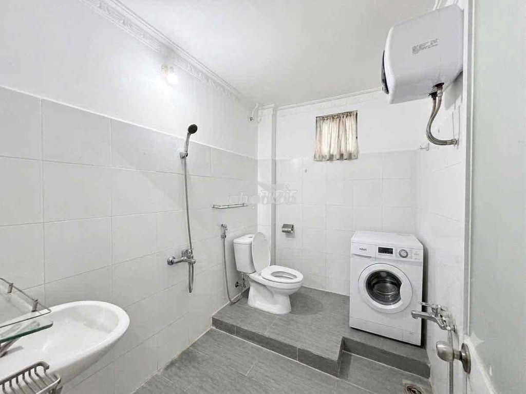 Cho thuê căn hộ dịch vụ 2 phòng ngủ full nội thất bancol ngay aeon - 4
