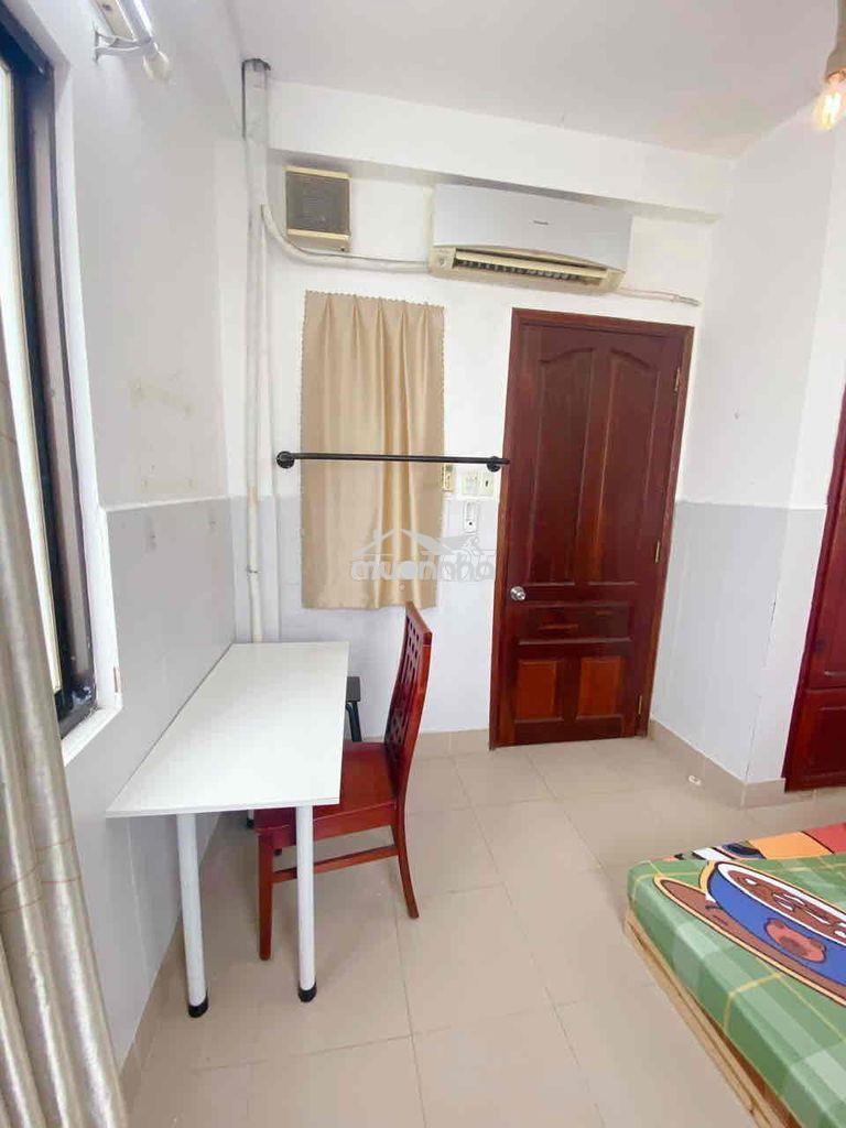 Phòng cửa sổ trời giá rẻ - Ảnh 2