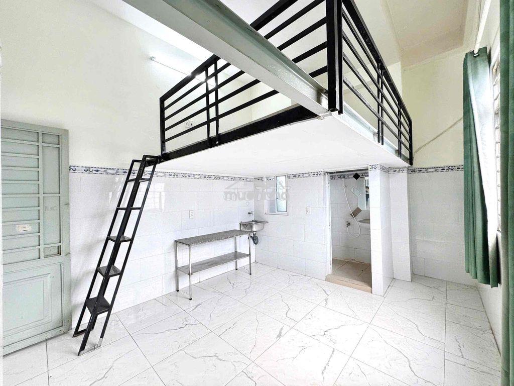 Phòng trọ giá rẻ - gác cao 2m - cửa sổ trời - đi bộ etown cộng hoà - Ảnh 3