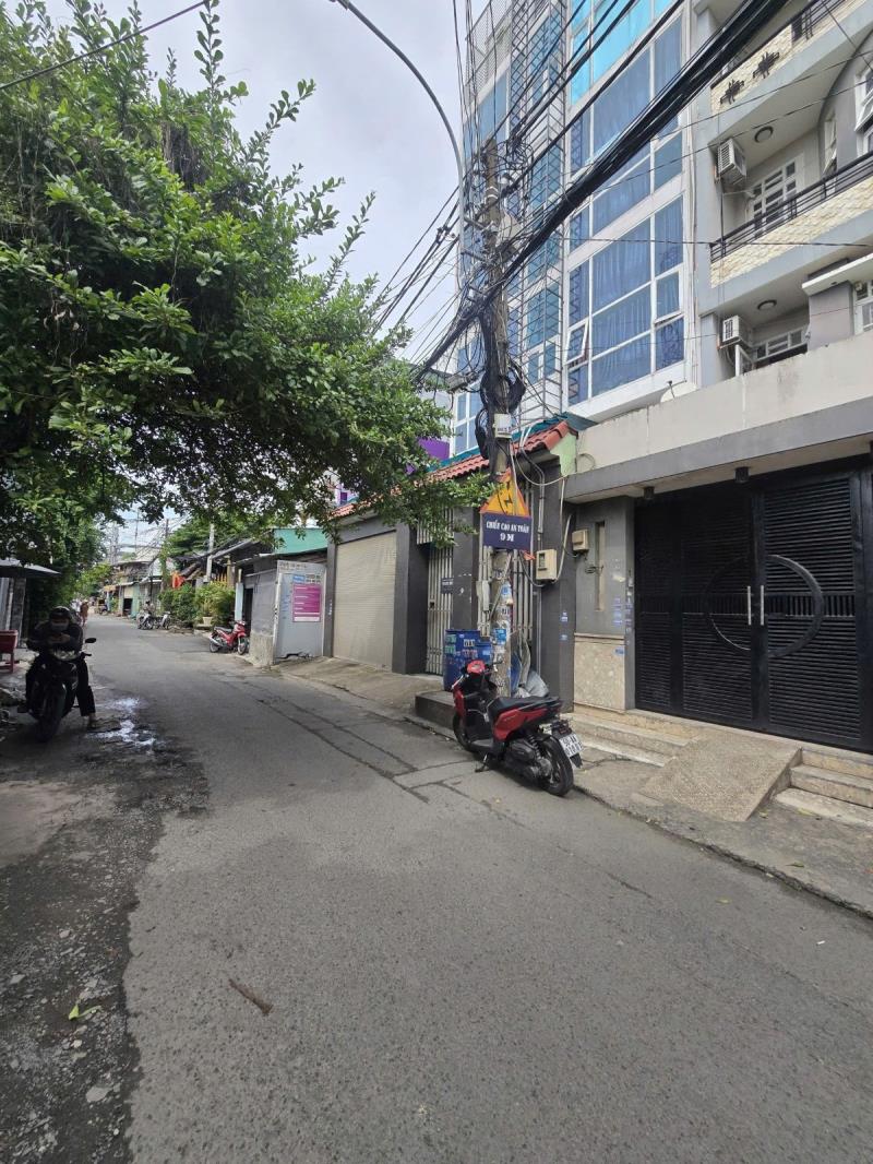 Bán nhà 4 tầng 4,5 x 22 mặt tiền nhánh tô ký, gần chợ tân chánh hiệp, 8 phòng - 2