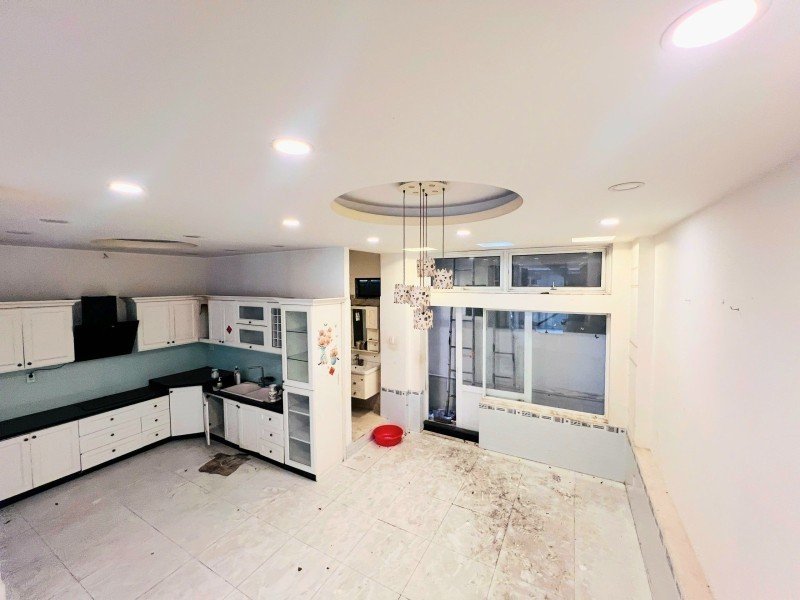 Bán gấp ! biệt thự ngay k300, 140m2( ngang 7m ), hxh thông, 4 tầng,9 phòng,sổ vuông. - 4