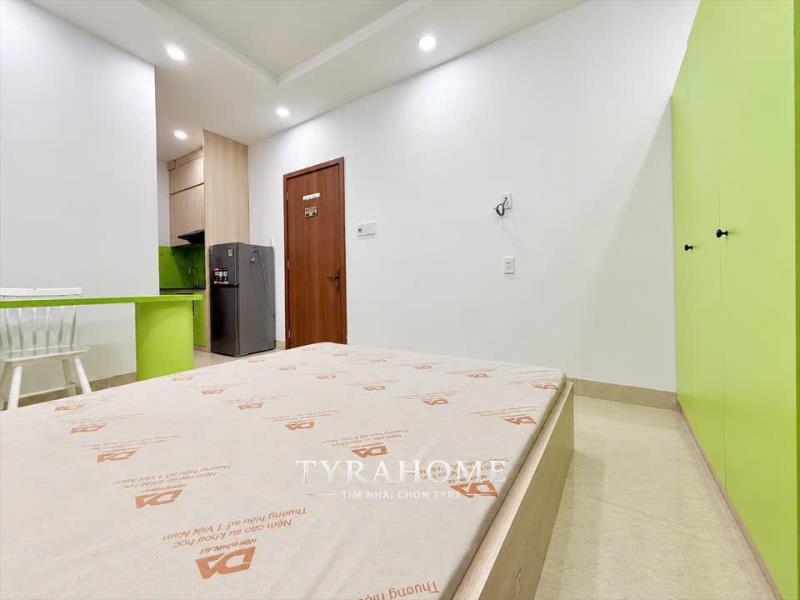 Studio tách bếp - hút mùi - ban công giếng trời - fulll nội thất chỉ vào ở - ngay học viện cán bộ - 4