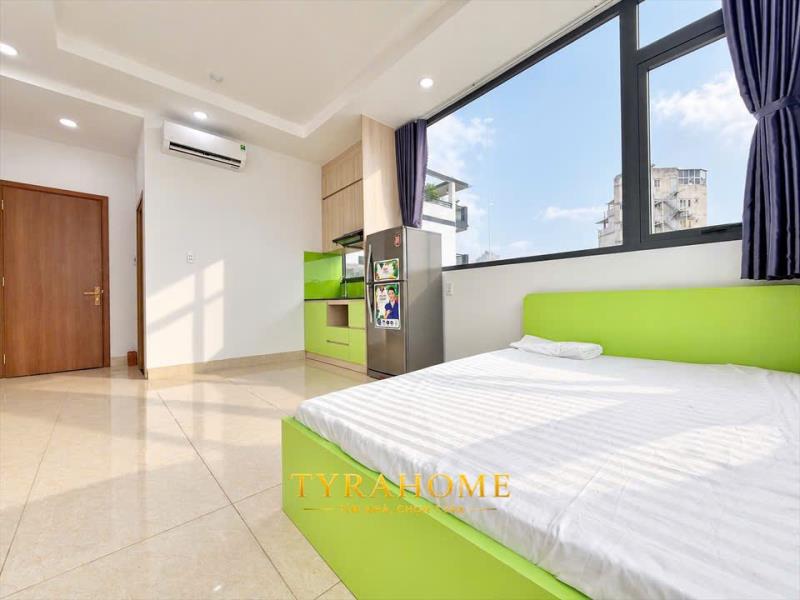 Studio ban công view landmark - nhà thang máy - có máy giặt riêng - full nội thất chỉ vào ở - trung tâm di chuyển các quận