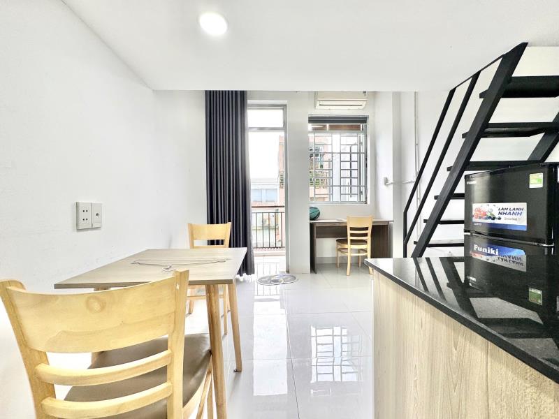 Cho thuê duplex (có gác) ban công gần đại học văn lang đường phan văn trị, bình thạnh