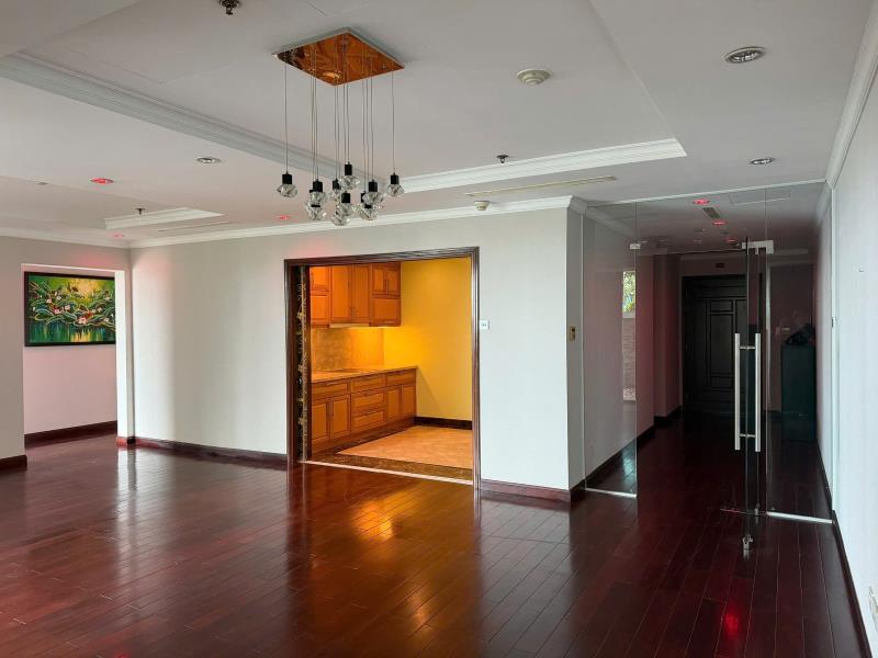 Cho thuê căn hộ vincom tầng sâm vườn, 3pn, ntcb căn góc cực đẹp quận 1 - 3