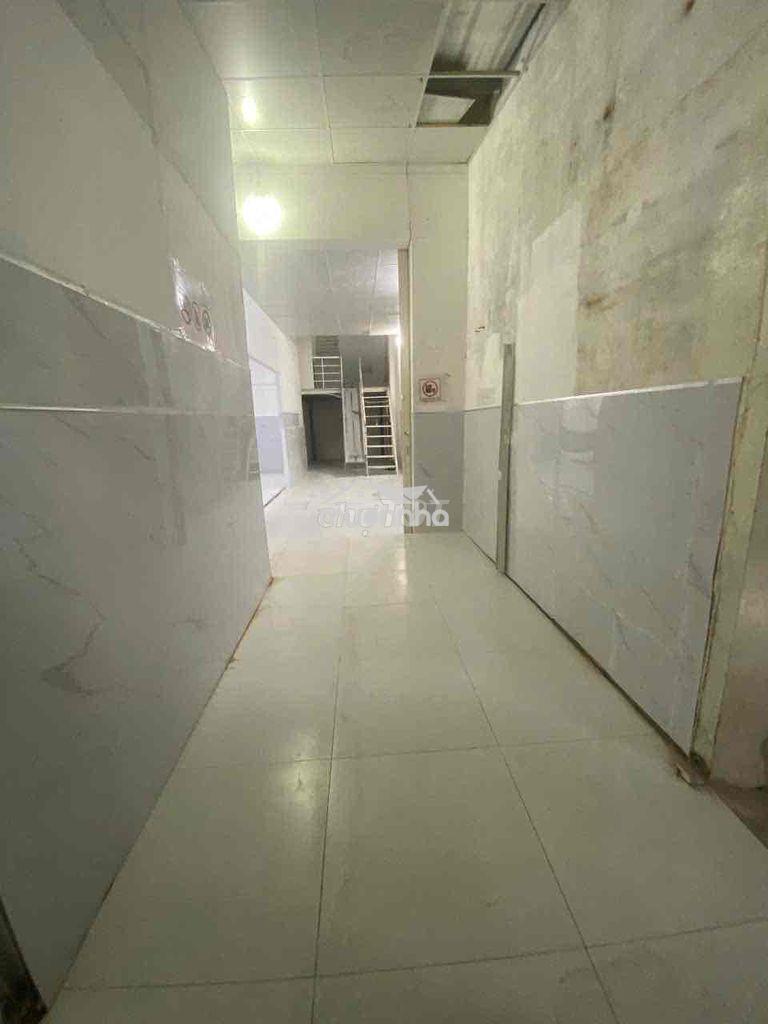 Nhà ngang dài, cấp 4 , bán gấp - Ảnh 2