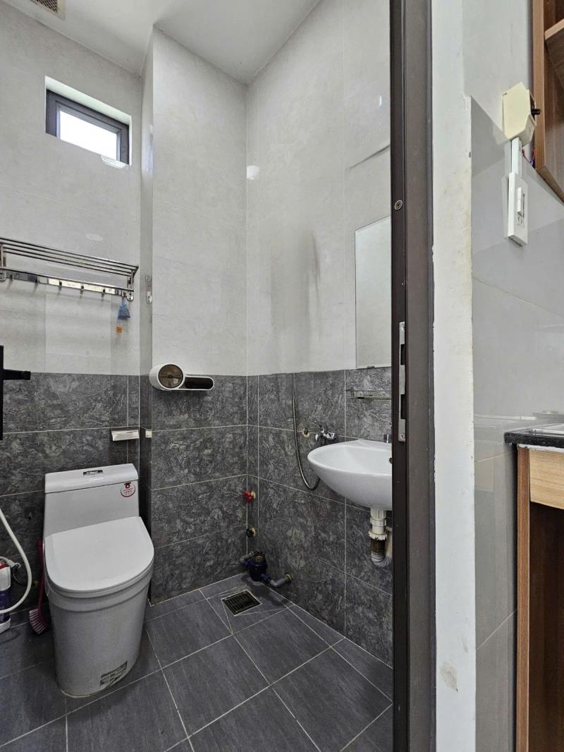 Chi thuê căn hộ dạng studio full nội thất bacol thoáng mát, có thang máy, bảo vệ 24/7 - Ảnh 4