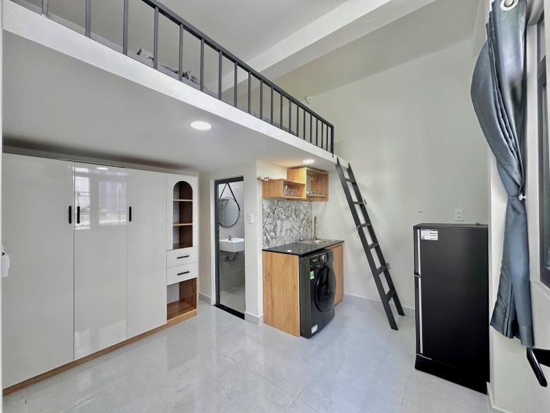 Duplex ban công ngay ngã tư hàng xanh - đi bộ hutech, ftu, gần uth