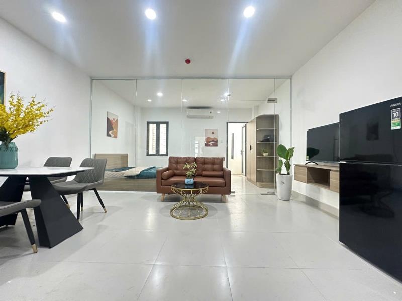 Cho thuê 1pn ban công 40m2 có máy giặt riêng ngay ngã tư phú nhuận - công viên gia định - phố ẩm thực phan xích long