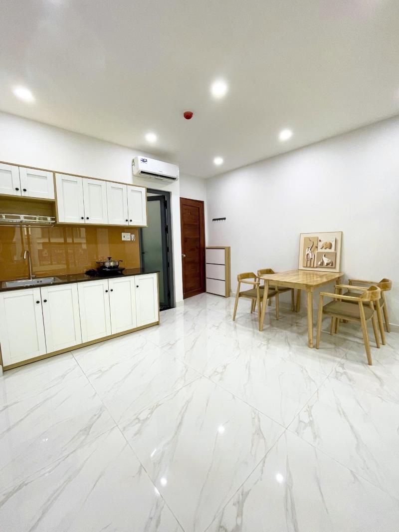 Căn hộ ban công full nội thất, rộng rãi, thoáng mát, phù hợp cho gia đình, nhóm bạn khu vực tân bình, tiện đường sang tân phú, gần sân bay tân sơn nhất, công viên hoàng văn thụ,… - Ảnh 3