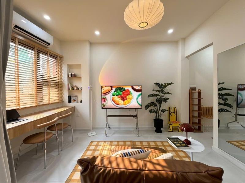Cho thuê căn hộ 1 phòng ngủ full nội thất ban công rộng 60m2 ngay lạc long quân tân bình vibe siêu chill - Ảnh 2