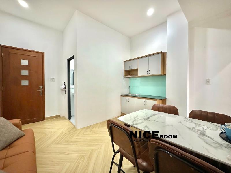 Cho thuê căn hộ 1pn tách bếp ban công full nội thất đường ung văn khiêm gần gtvt, ngoại thương , uef , hutech và hàng xanh - Ảnh 2
