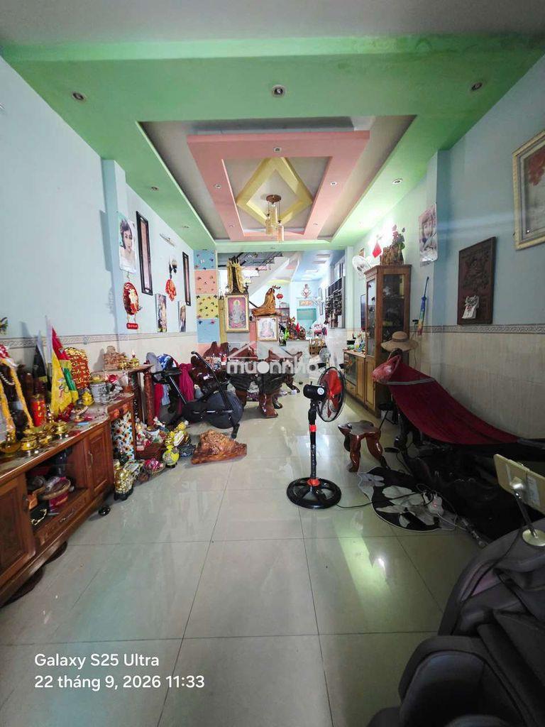 🌹🌹🌹Cho thuê nhà 4m * 20m 2lầu 3pnủ 3wc có nội thất