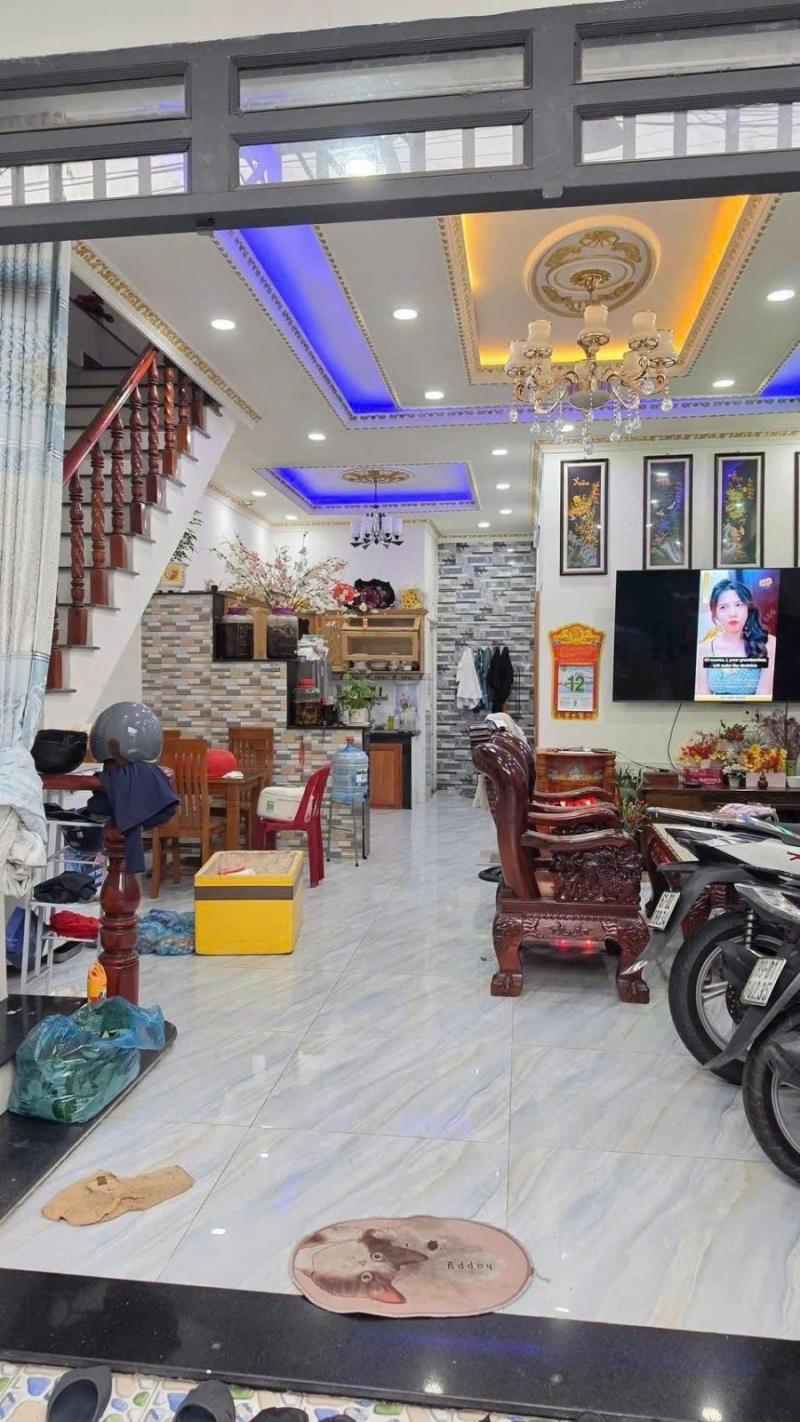 Bán nhà dĩ an hoàn công hiếm trong phân khúc - 67m2 2 tầng 3pn 2wc