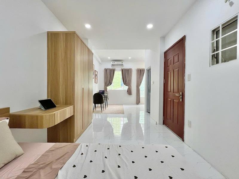 Cho thuê căn hộ rộng 40m2 ban công, tách bếp bình thạnh gần chợ bà chiểu, tiện đi gò vấp, q1 - Ảnh 2