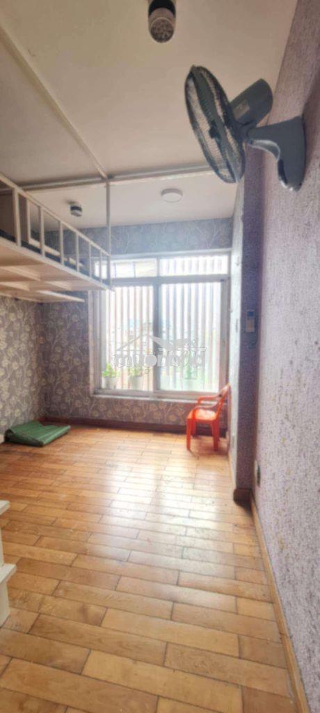 Phòng trọ có gác có ban công thoáng mát - 2
