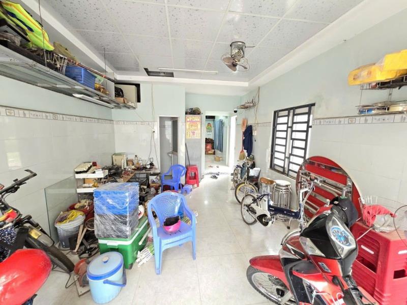 Bán nhà mặt tiền hẻm kinh doanh 606 quốc lộ 13 hiệp bình phước ngay kdc hồng long