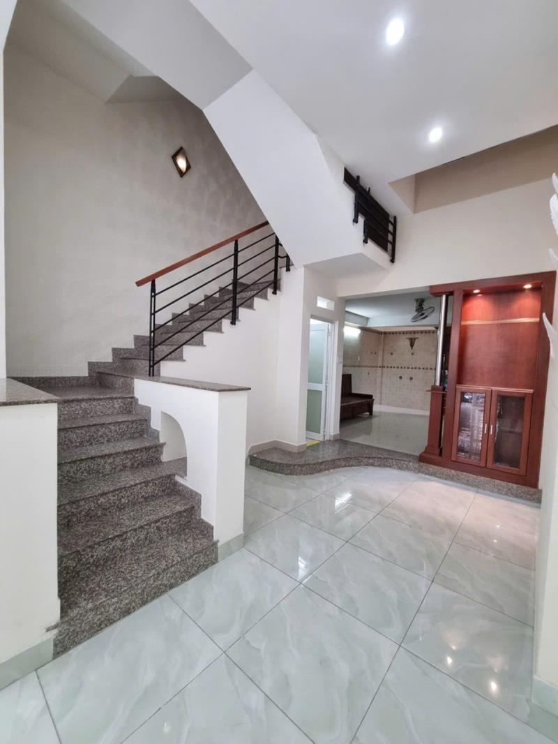 Nhà sát hà huy giáp – 73m² - 4 tầng 4pn – hẻm 6m– chỉ 6.x tỉ