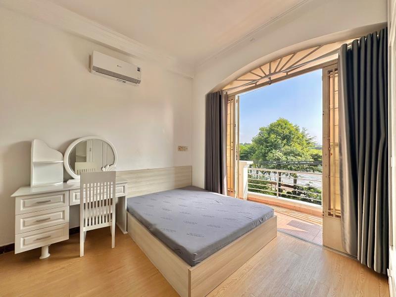 Cho thuê căn hộ mini ban công view toàn cảnh toà thang máy full nội thất xô viết nghệ tĩnh ngay hành xanh , tiện qua q1,q2