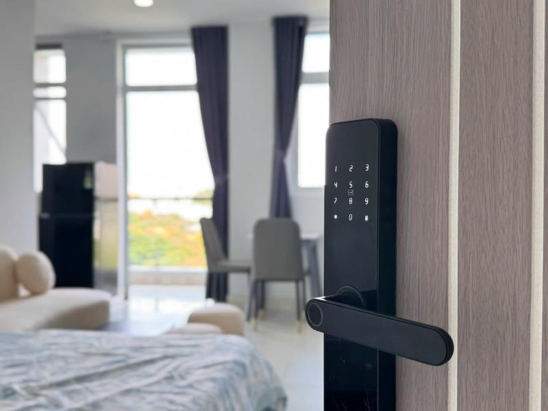 Phòng ban công, cửa sổ, máy giặt riêng, full nội thất - gần phú nhuận , vlu cs3, phạm văn đồng. - Ảnh 2