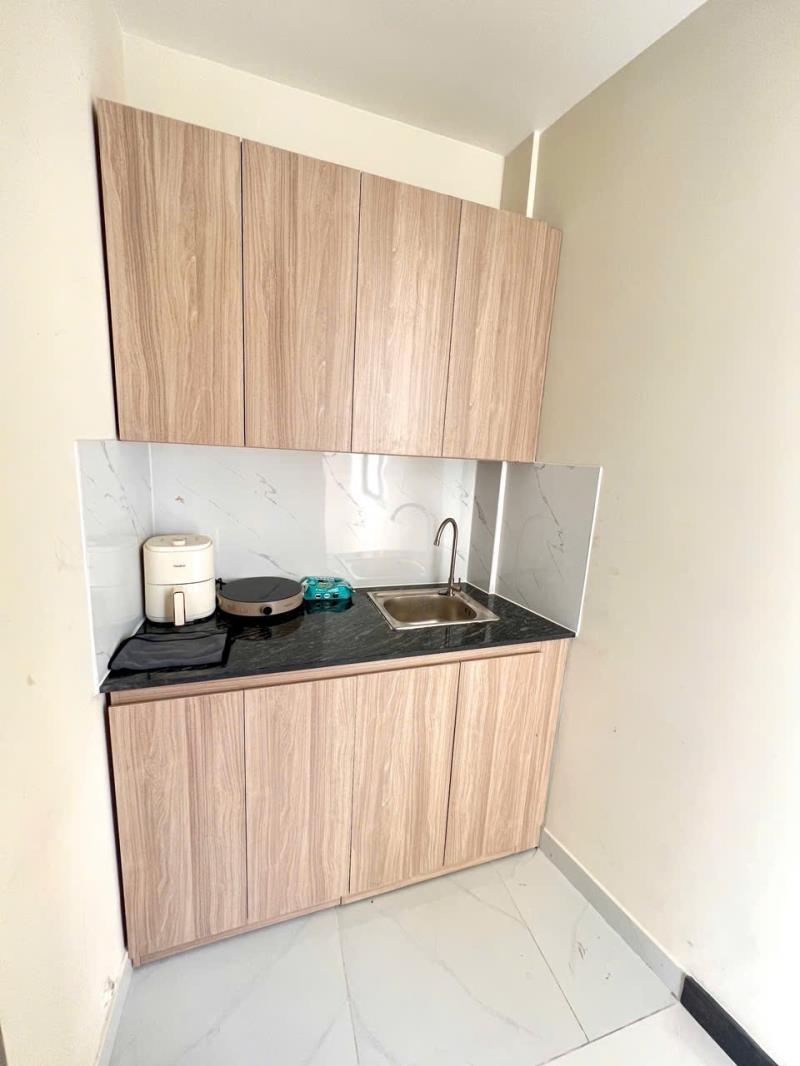 Trống sẵn căn 1pn tách bếp thang máy 40m2 full nội thất cửa sổ đón nắng ngay chu văn an gần chợ bà chiểu giáp quận 1,3 mặt tiền đường , khu an ninh  - Ảnh 3