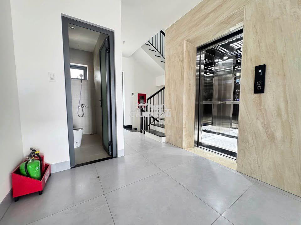 Tòa nhà văn phòng hầm, 4 lầu, mới 100%, khu an phú an khánh, quận 2 - 3