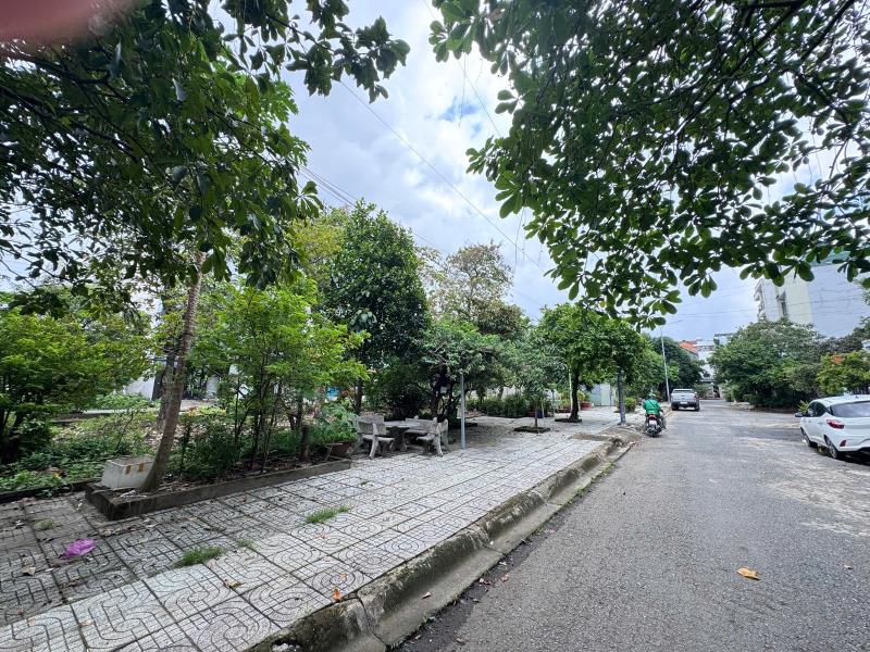 Bán nhà 4 tầng 100m2 mặt tiền kdc thới an - q12- đối diện công viên - Ảnh 2