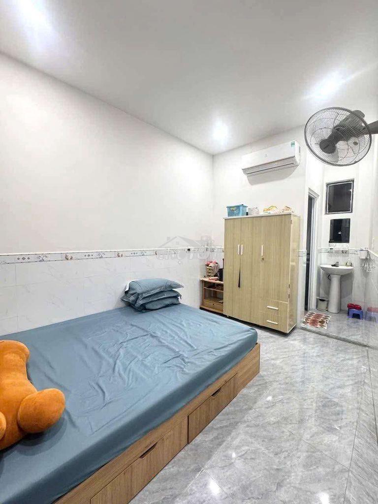 Hẻm 6 m nhà mới 4 tầng , chỉ 3,x tỷ
