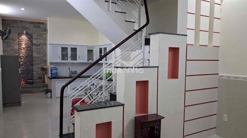 Chính chủ cho thuê nhà 4,5x17 ba lầu