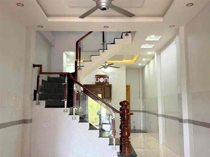 Cho thuê nhà kdc nam khang- long trường 3 tầng 3pn3wc sân thượng