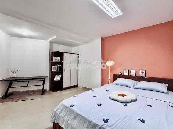 Chính chủ cho thuê studio mới, full nội thất, tác bếp