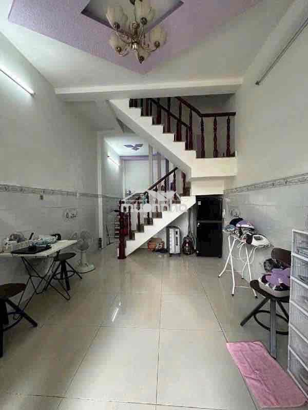 Cho thuê nhà 1 lầu lửng..3pn2wc hẻm 🚗 thông ta.ltr..q12.dt:3,4x9m