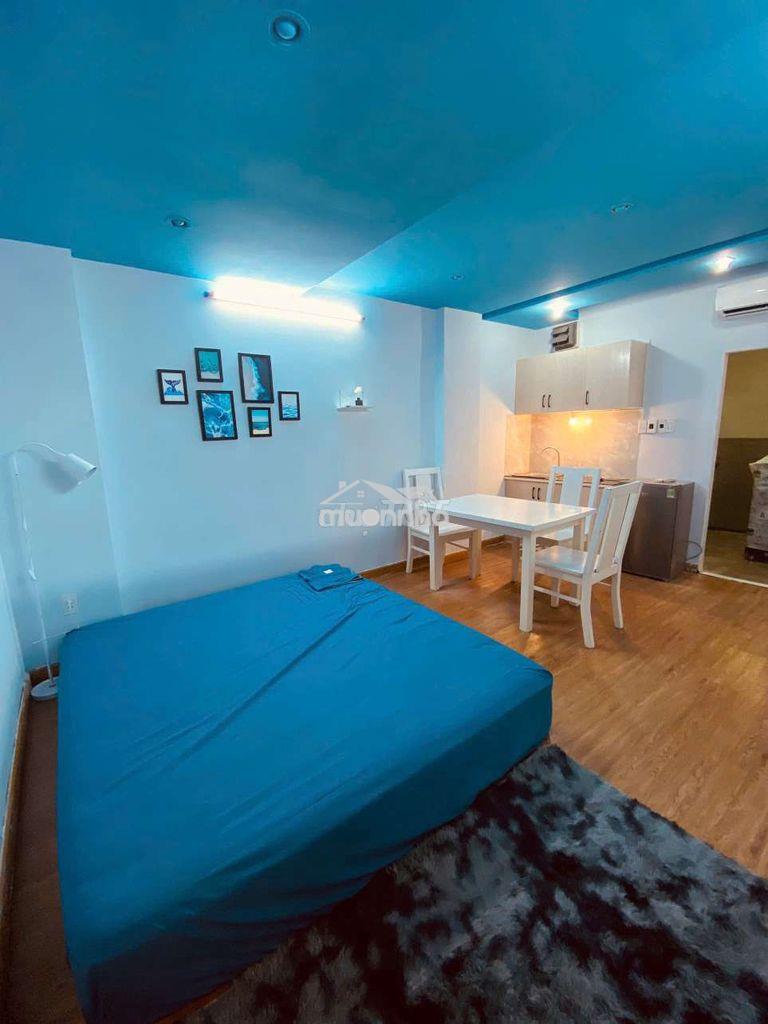 Căn hộ dịch vụ có ban công ngay sát bệnh viện đại học y dược