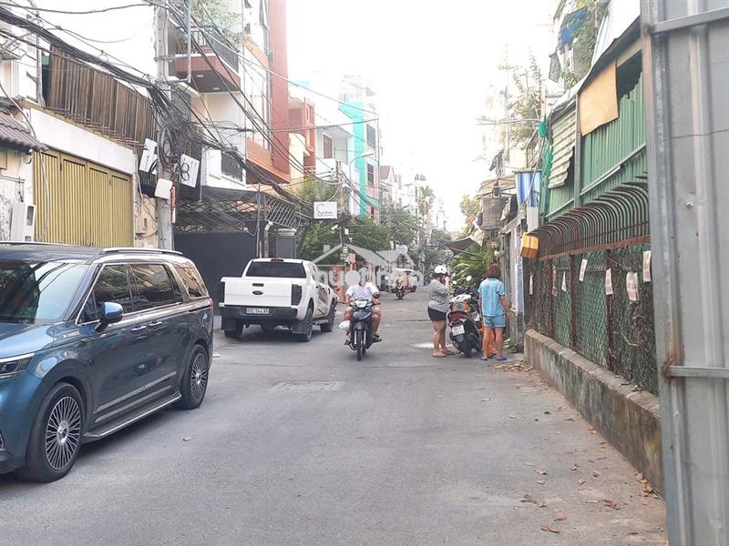 Cho thuê nhà 6x30m đường xe hơi 793 trần xuân soạn