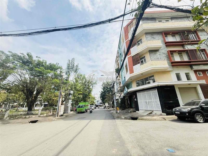 Nhà 5 tầng - 10pn - đường 10m có vỉa hè !!!!