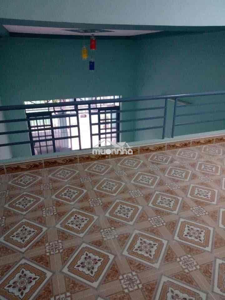 Cho thuê nhà nguyên căn lê thị ngay ấp 1 vla gác lửng sạch sẽ giá rẻ - Ảnh 4