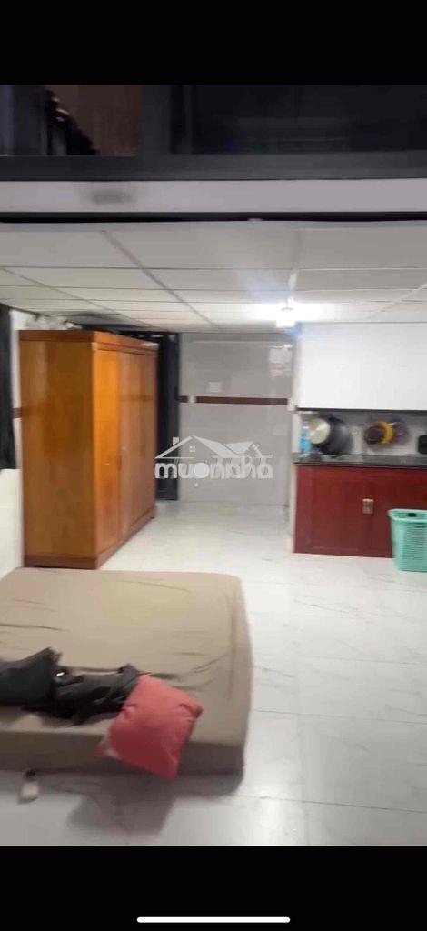 Nhà nguyên căn dạng kiot rộng rãi bình thạnh