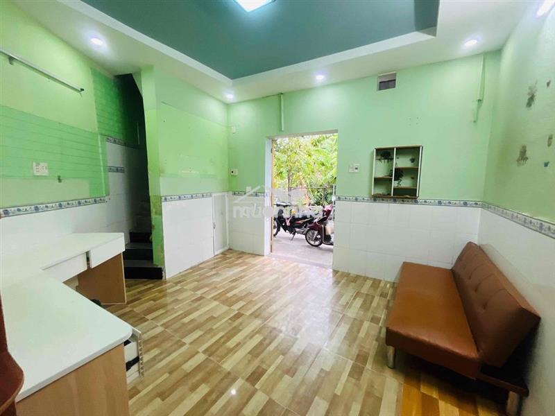 Nhà sổ chung lầu trệt đường ô tô tận nơi gần ngã tư bình trị