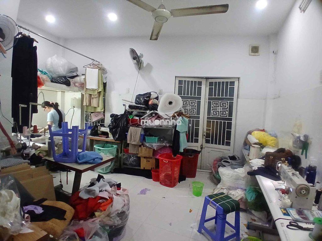 Nhà nở hậu . nhà còn mới đẹp . chính chủ đang ở . hẻm xe hơi gần cửa - Ảnh 2